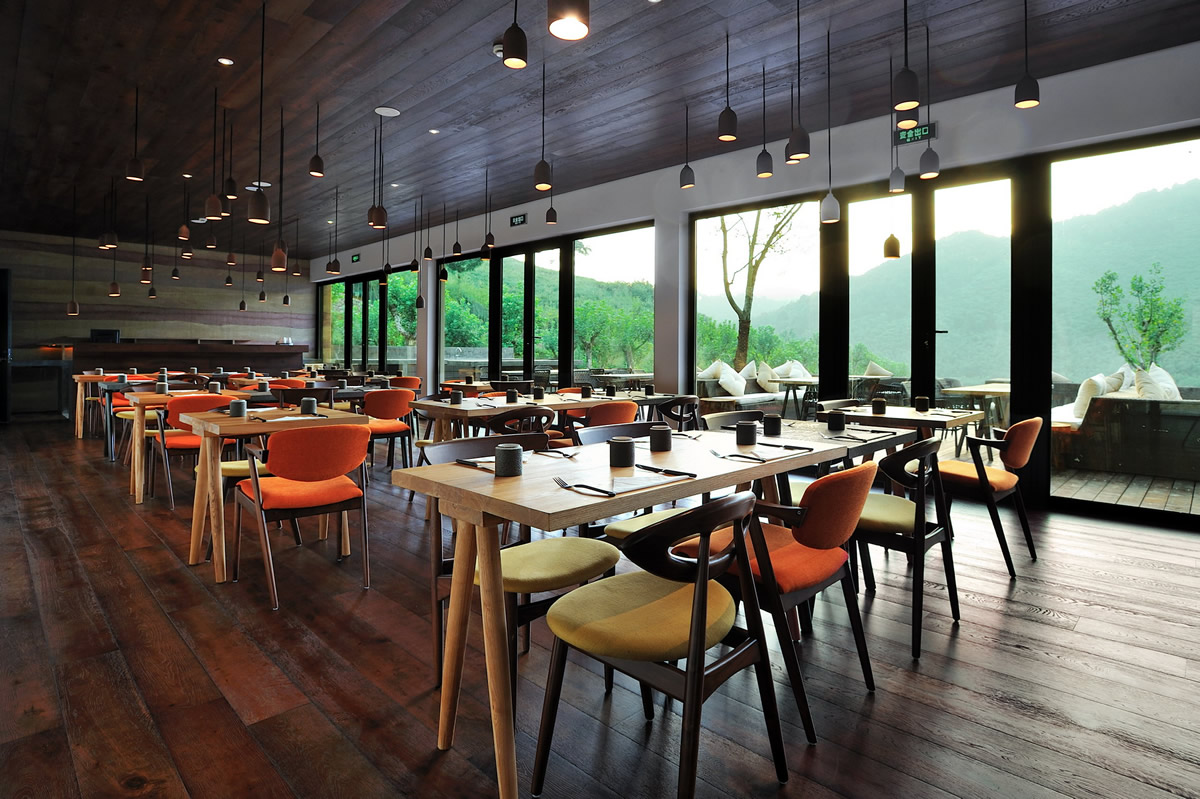 西黃山民宿高端餐廳裝修(圖1) 西黃山民宿高端餐廳裝修(圖1)